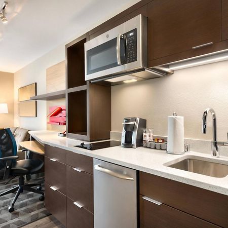 Towneplace Suites By Marriott Milwaukee Grafton Esterno foto
