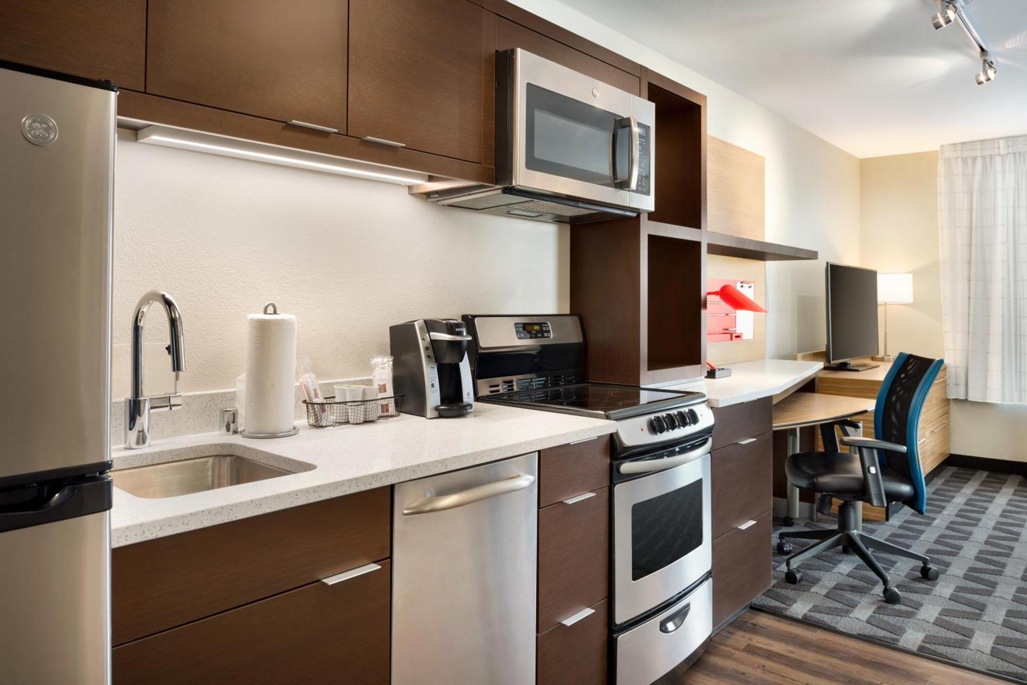 Towneplace Suites By Marriott Milwaukee Grafton Esterno foto