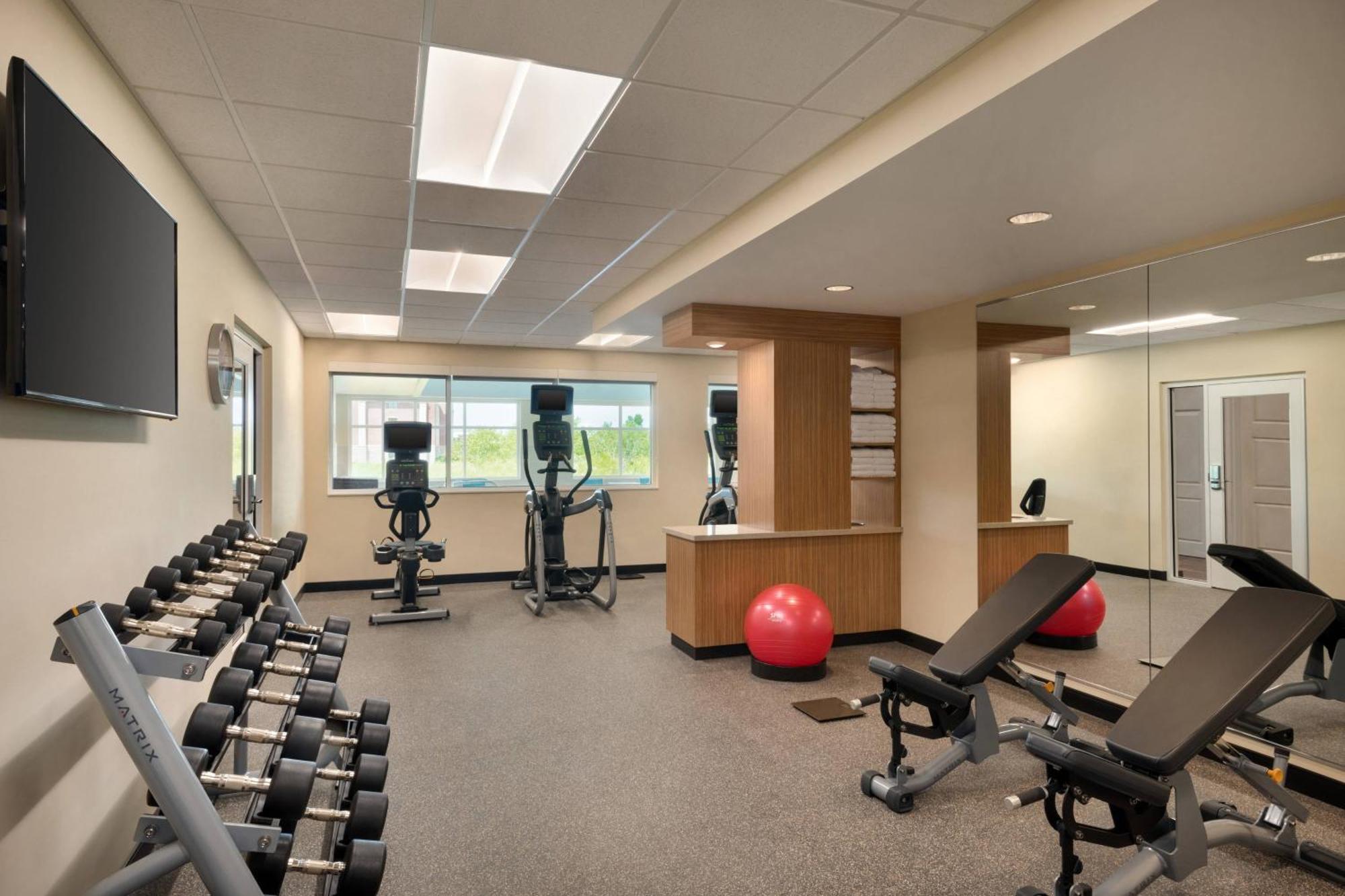 Towneplace Suites By Marriott Milwaukee Grafton Esterno foto