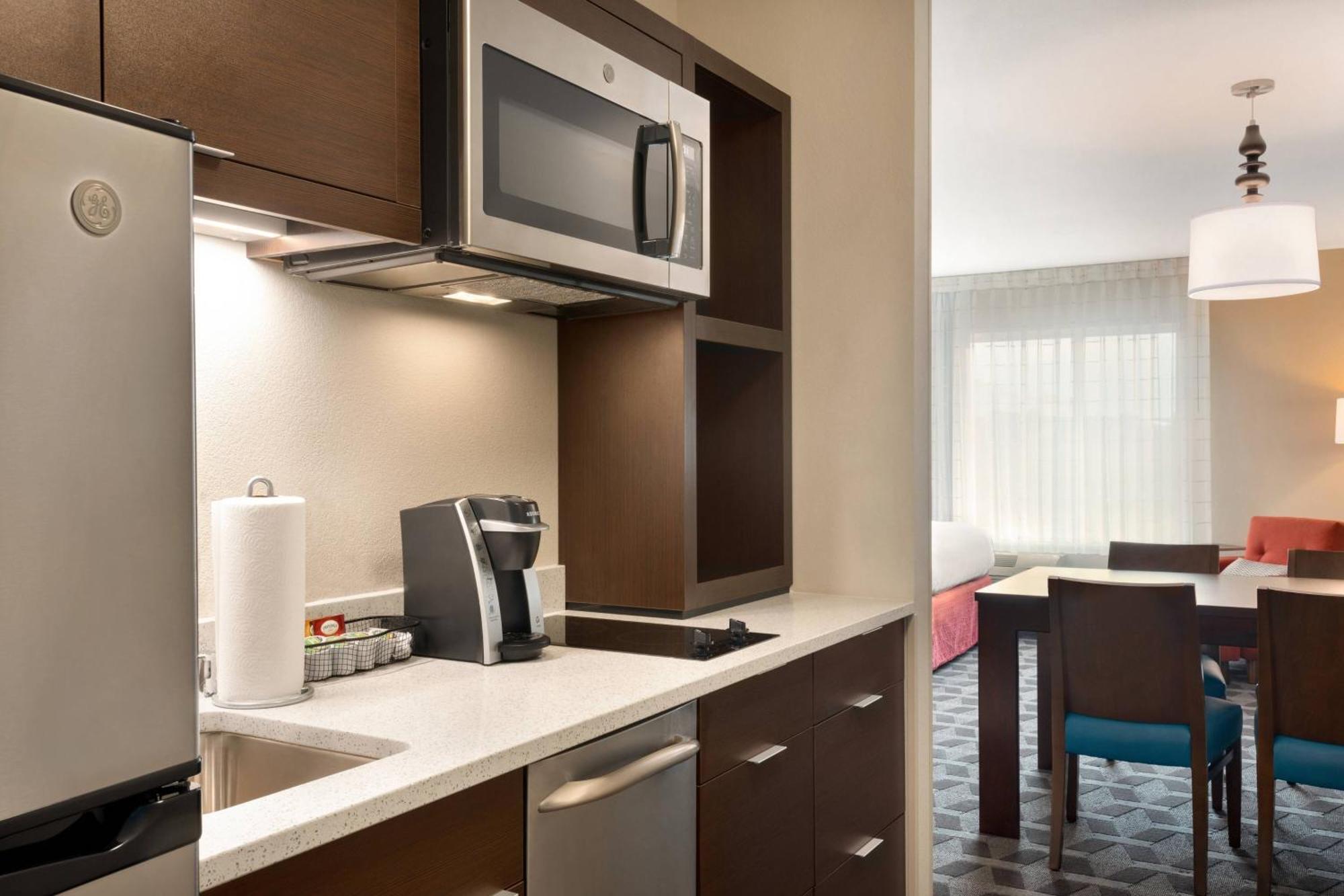 Towneplace Suites By Marriott Milwaukee Grafton Esterno foto