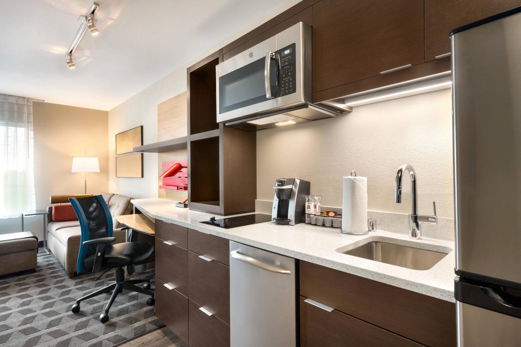 Towneplace Suites By Marriott Milwaukee Grafton Esterno foto