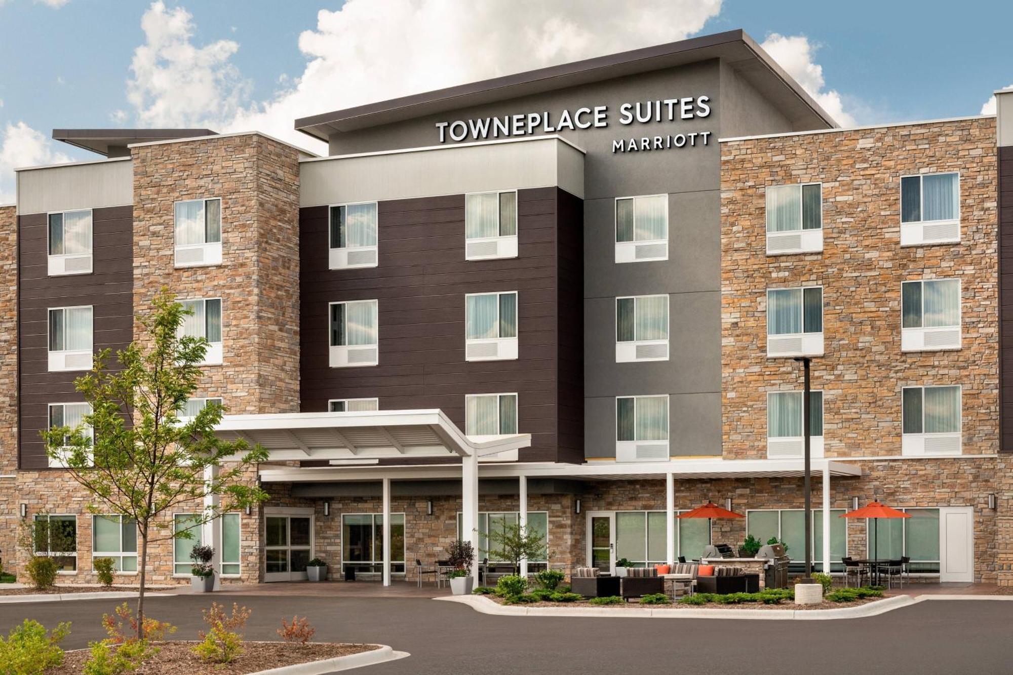 Towneplace Suites By Marriott Milwaukee Grafton Esterno foto